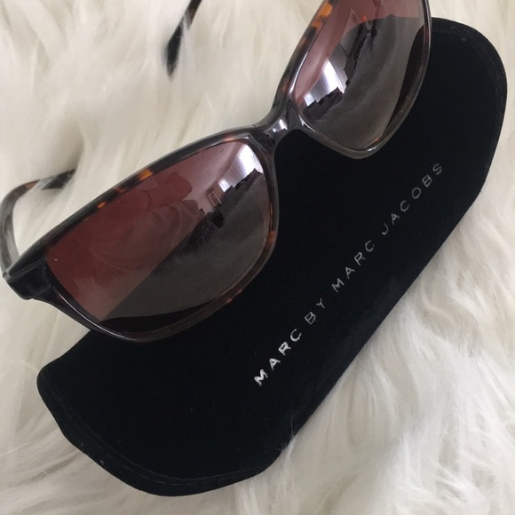 Marc by Marc Jacobs Tortoise Sunglasses - Picture 4 of 5